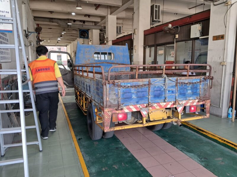 高雄區監理所：台灣光復節連假，請安排愛車檢驗